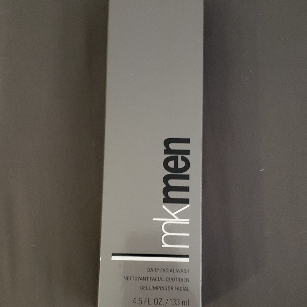 Mary Kay men's daily facial wash, NWT